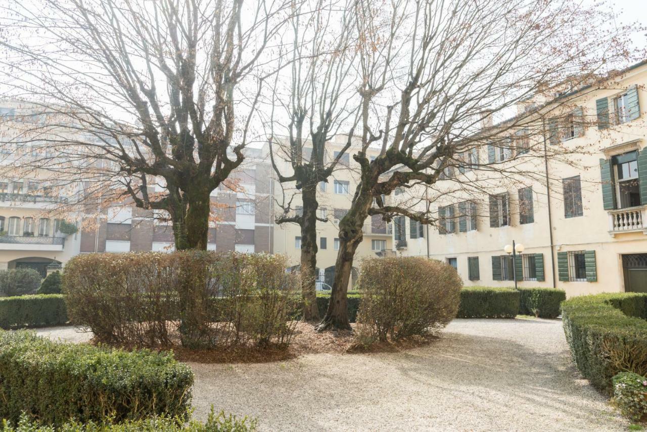 Catoo Dimora Di Design Park In Palazzo Nobiliare Al Duomo Apartment Падуа Екстериор снимка